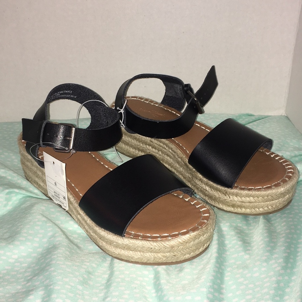 NWT Black Universal Thread Espadrilles! Sz. 6 1/2